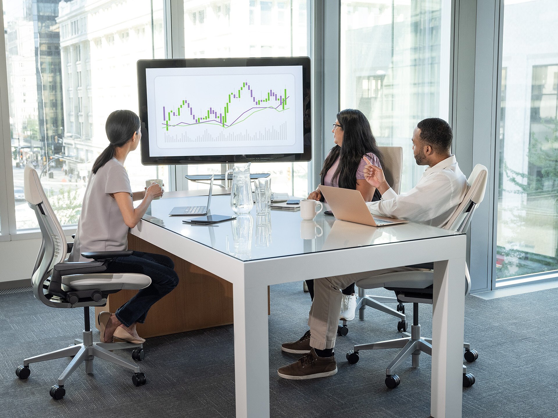 20220830_22-1242_TAC_office_trade_promo_9045_Candlestick_LR_RGB (3)